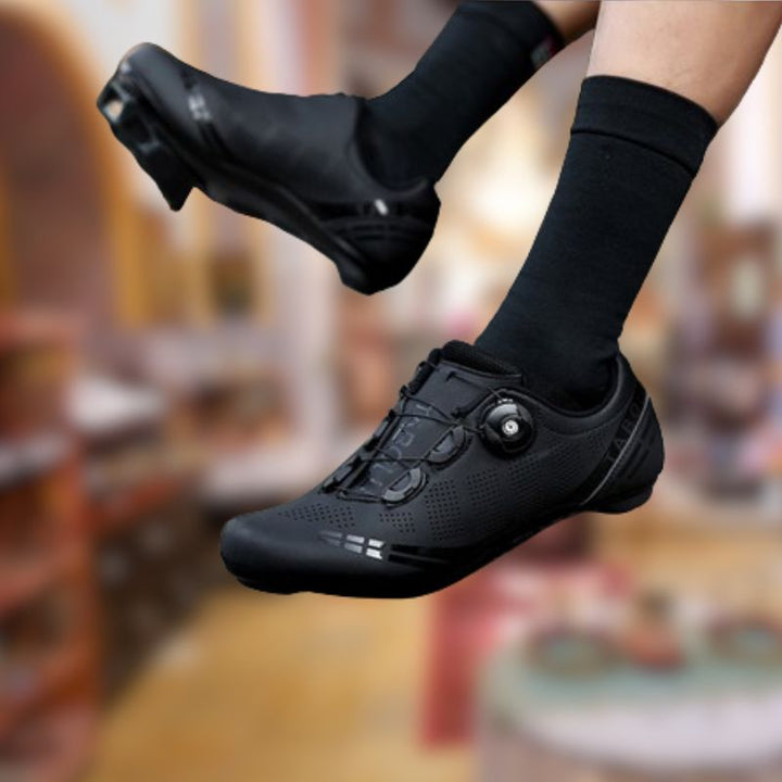 Damen Rennradschuhe mit selbstsicherndem Verschluss für MTB