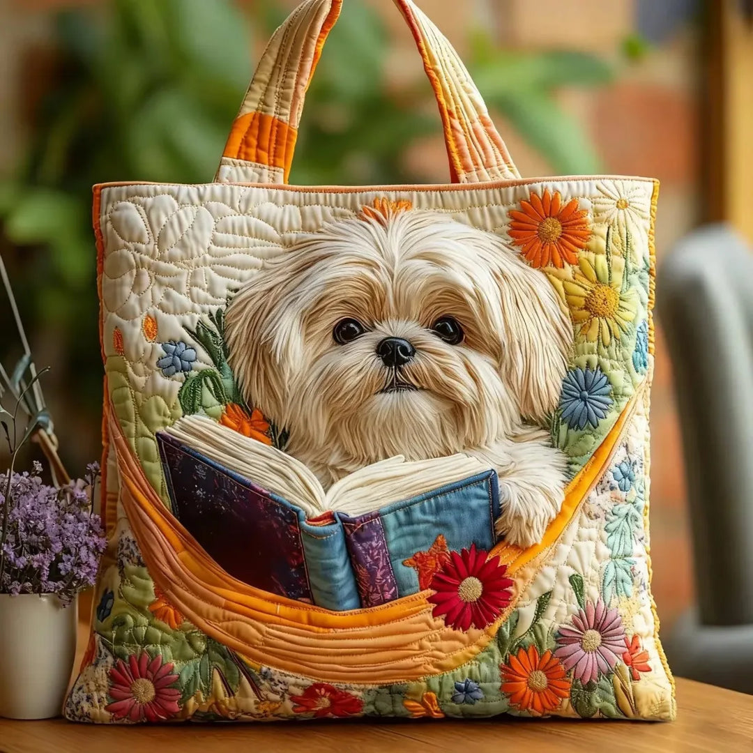 Gesteppte Tote Bag mit Motiv Shih Tzu mit Büchern und Blumen von Maria Zürich