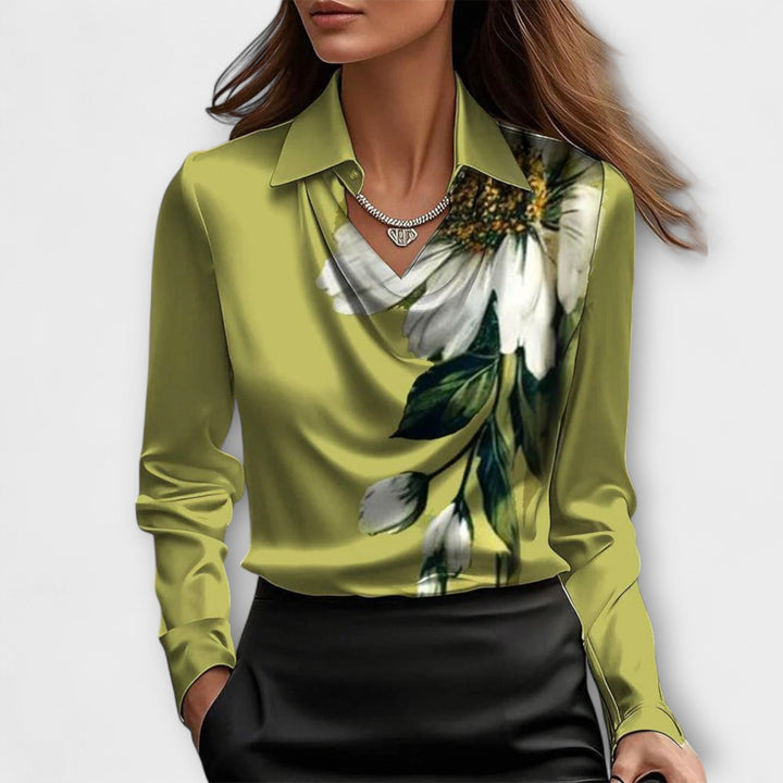 Glänzende Bluse mit Rüschensaum