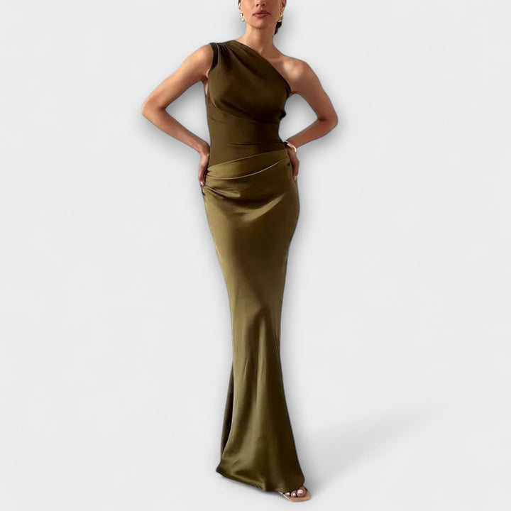 Elegantes Maxikleid mit einem Schulterträger und Falten
