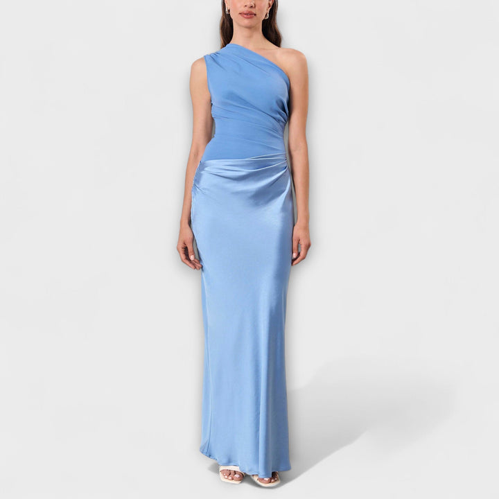 Elegantes Maxikleid mit einem Schulterträger und Falten