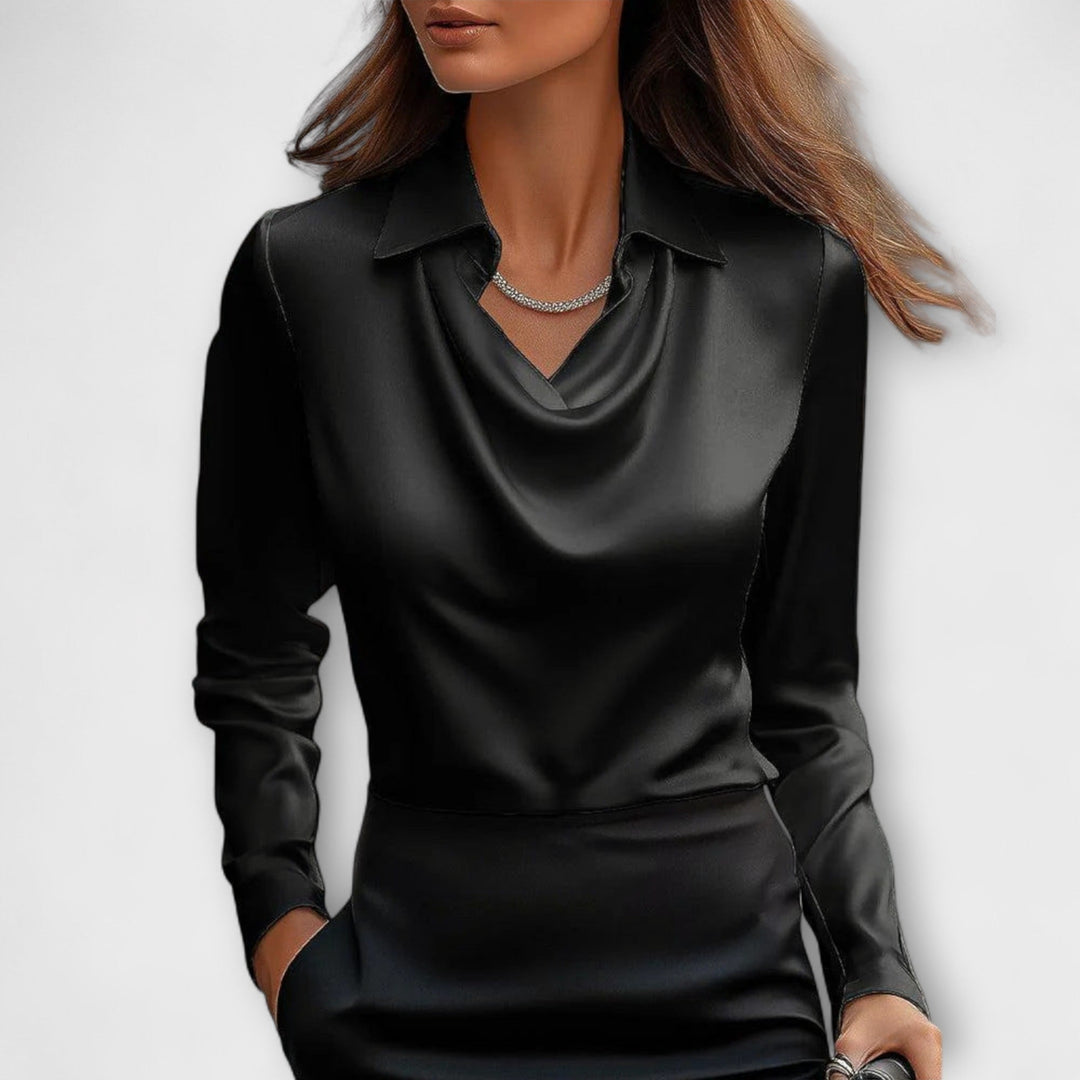 Glänzende Bluse mit Rüschensaum