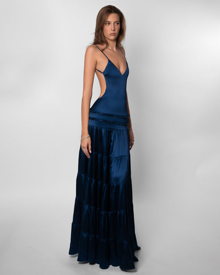 Kathleen - Maxikleid aus Satin mit tiefem V-Ausschnitt und Rüschendetails