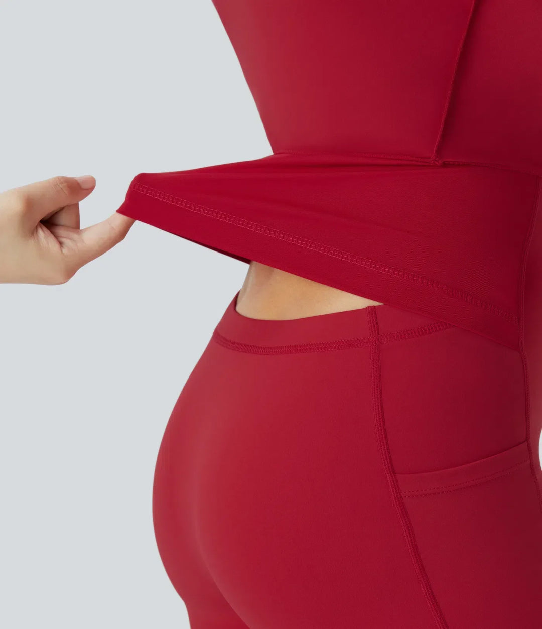 SOLIRA - Athletisches Tennis-Kleid mit integrierten Shorts und Kreuzträgern