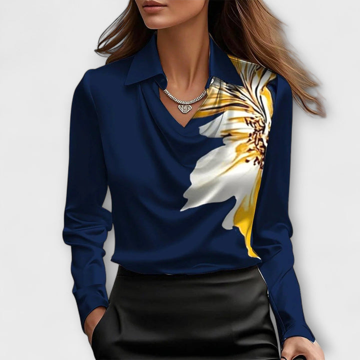 Glänzende Bluse mit Rüschensaum