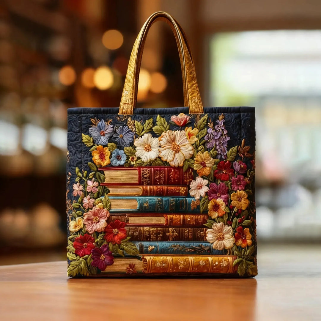 Gesteppte Tote Bag mit Motiv Blumenmuster und Bücher von Maria Zürich