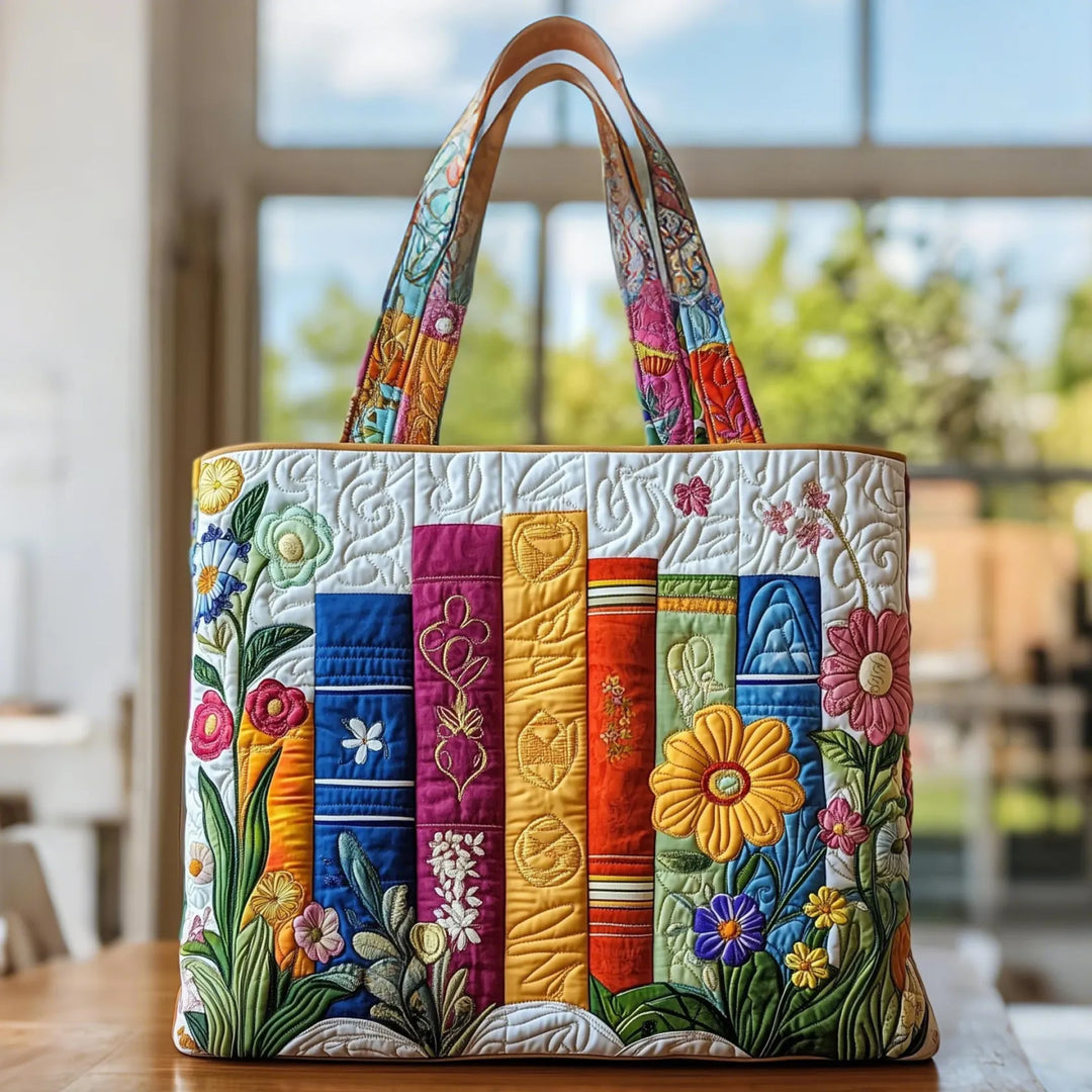 Gesteppte Tote Bag mit Motiv Blumige Bibliothek von Maria Zürich
