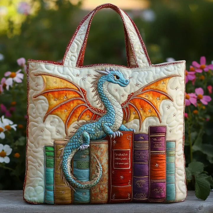 Gesteppte Tote Bag mit Motiv Smaragdgrüner Drache, Hüter der Bücher von Maria Zürich
