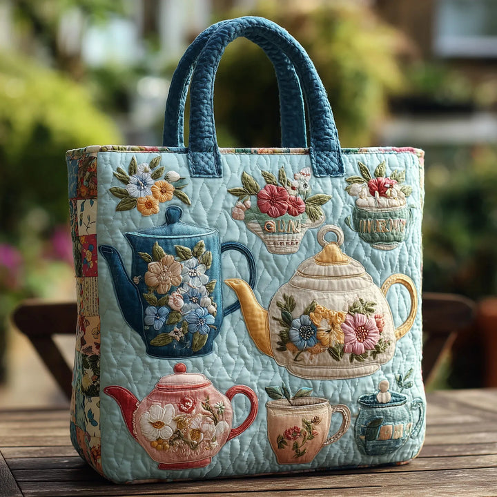 Gesteppte Tote Bag mit Motiv Blumenmuster von Maria Zürich