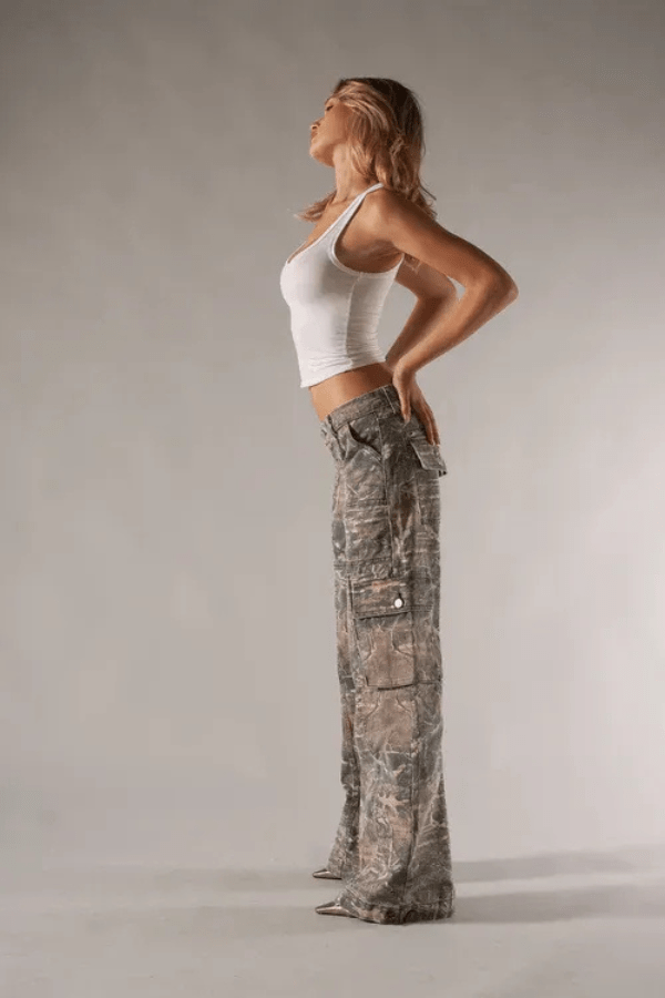 Frances - Damen Camo Print Low-Rise Cargo-Hosen
