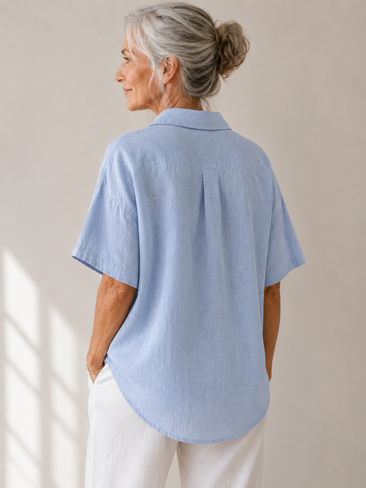 Corinne — Bluse mit Kragen und Knopfdetail