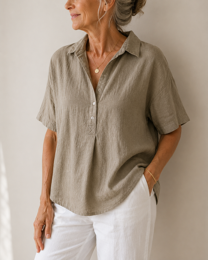 Corinne — Bluse mit Kragen und Knopfdetail