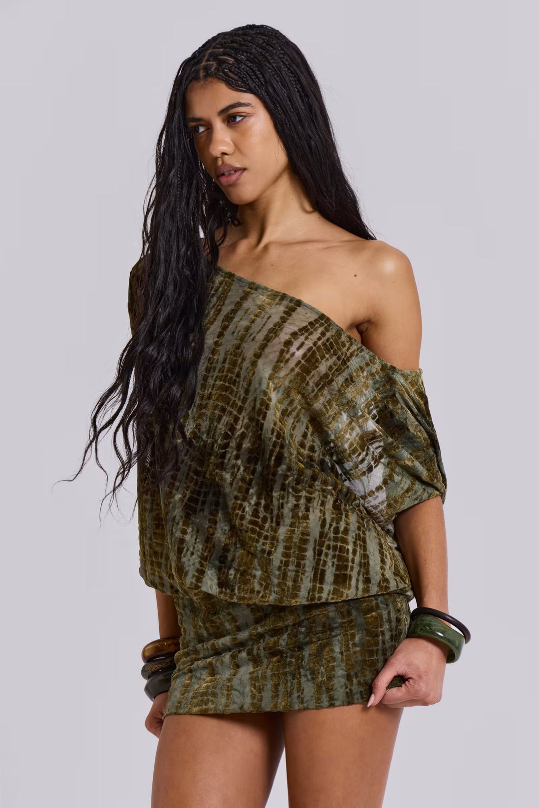 Cynthia - Off-Shoulder Blouson Mini-Kleid mit Batikdruck