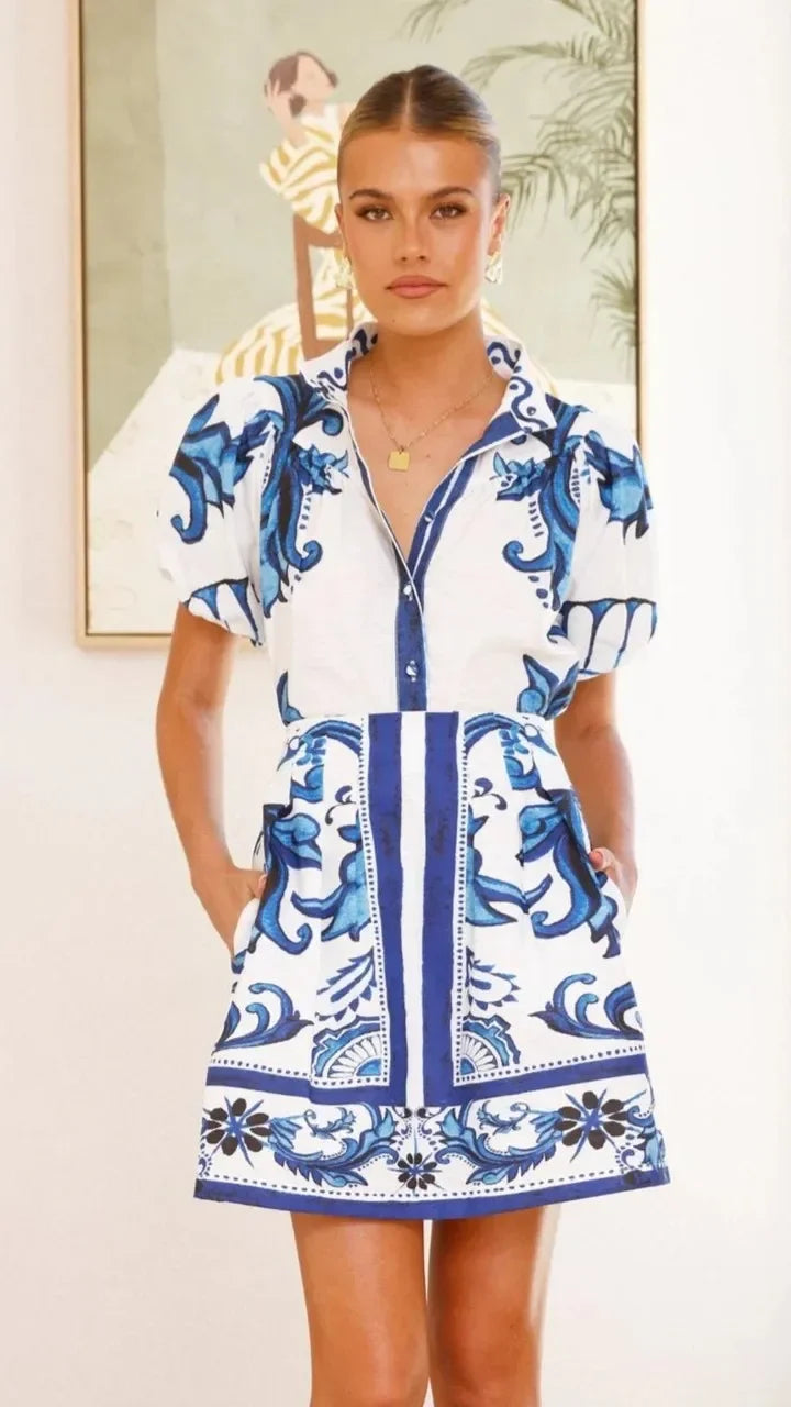 Isla | Damen Minihemdkleid mit floralem Druck und Puffärmeln