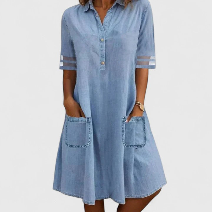 Brittany Figurschmeichelndes Denim-Kleid von Maria Zürich — Vorderansicht