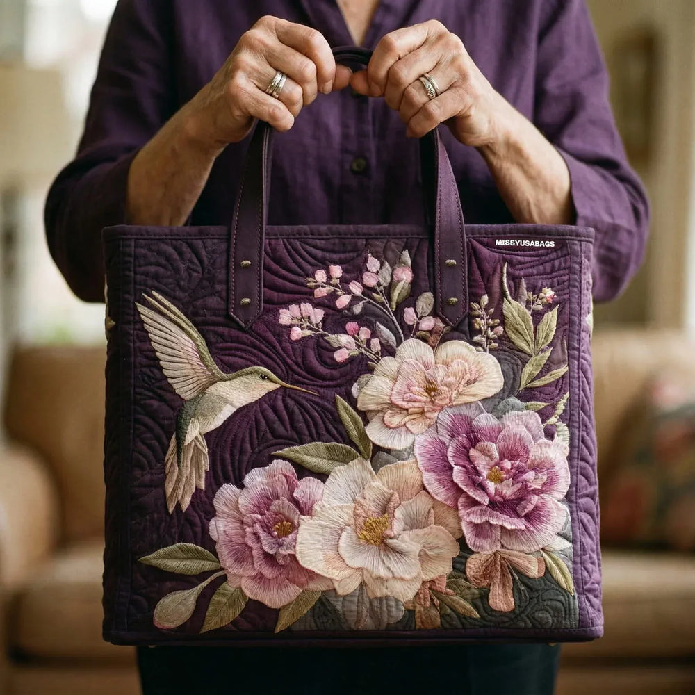 Gesteppte Tote Bag mit Motiv Kolibris und Orchideen von Maria Zürich
