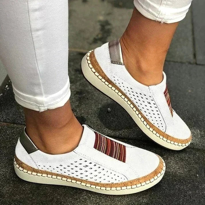Damen Slip-On mit Cut-out Detail für den Sommer