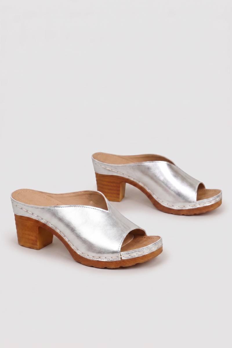 Damen Slipper mit Blockabsatz in Gold und Silber Metallic
